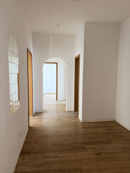 Helle, großzügige 3-Raum-Whg. in ruhiger